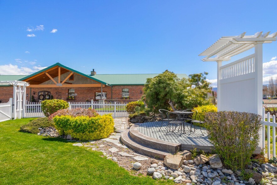 1 Vineyard Way, Wenatchee, WA à vendre - Photo de l’immeuble – Image 3 sur 14