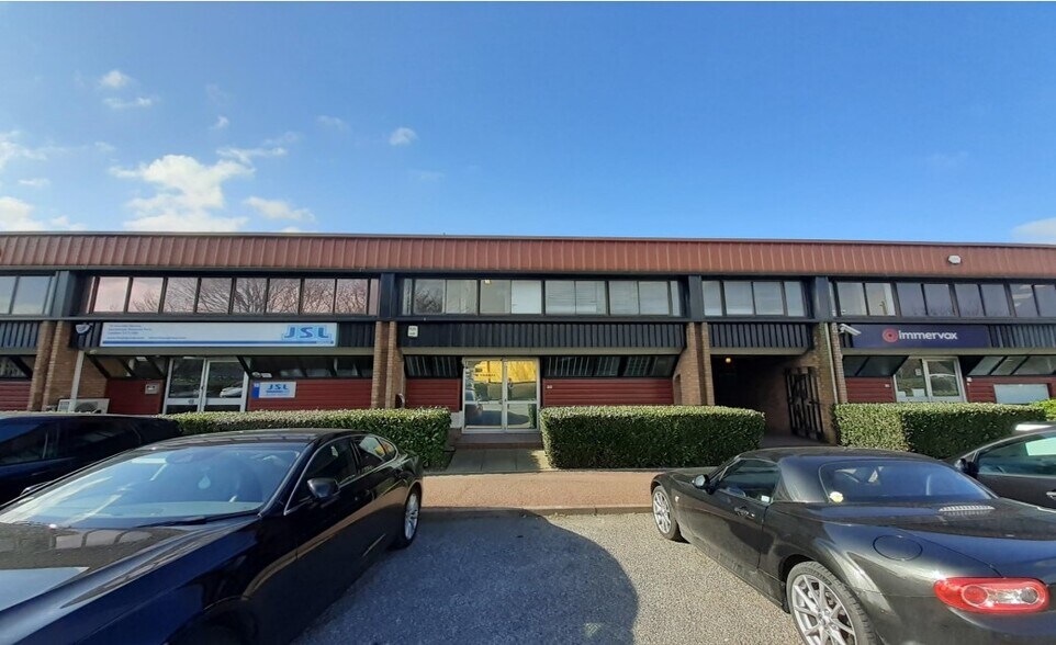 20 Hornsby Sq, Basildon à louer - Photo de l’immeuble – Image 3 sur 4