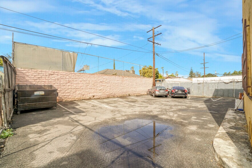 2717 S Budlong Ave, Los Angeles, CA à vendre - Photo de l’immeuble – Image 3 sur 33