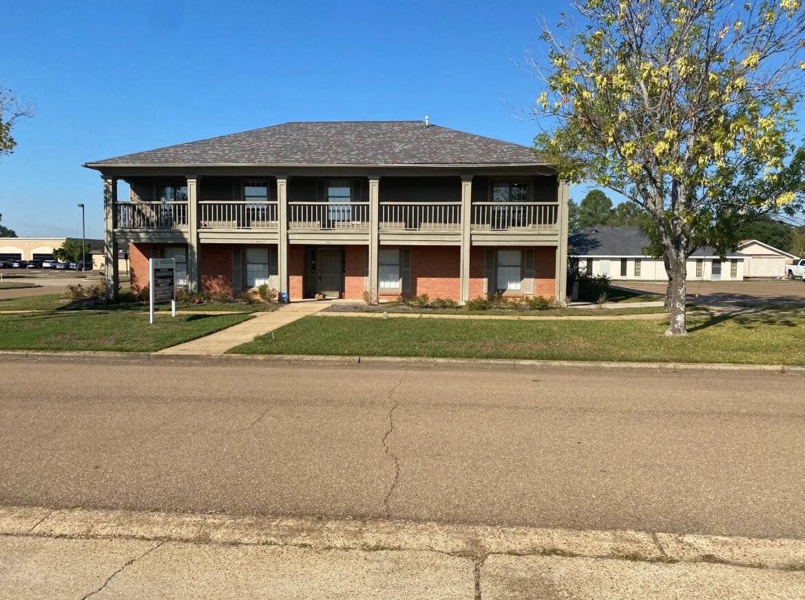 224 Commerce Dr, Brandon, MS à vendre Photo de l’immeuble– Image 1 sur 13