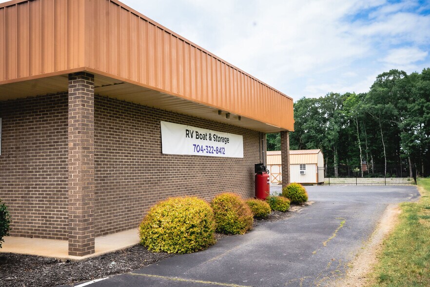 303 Highway 740, Albemarle, NC à vendre - Photo de l’immeuble – Image 3 sur 25