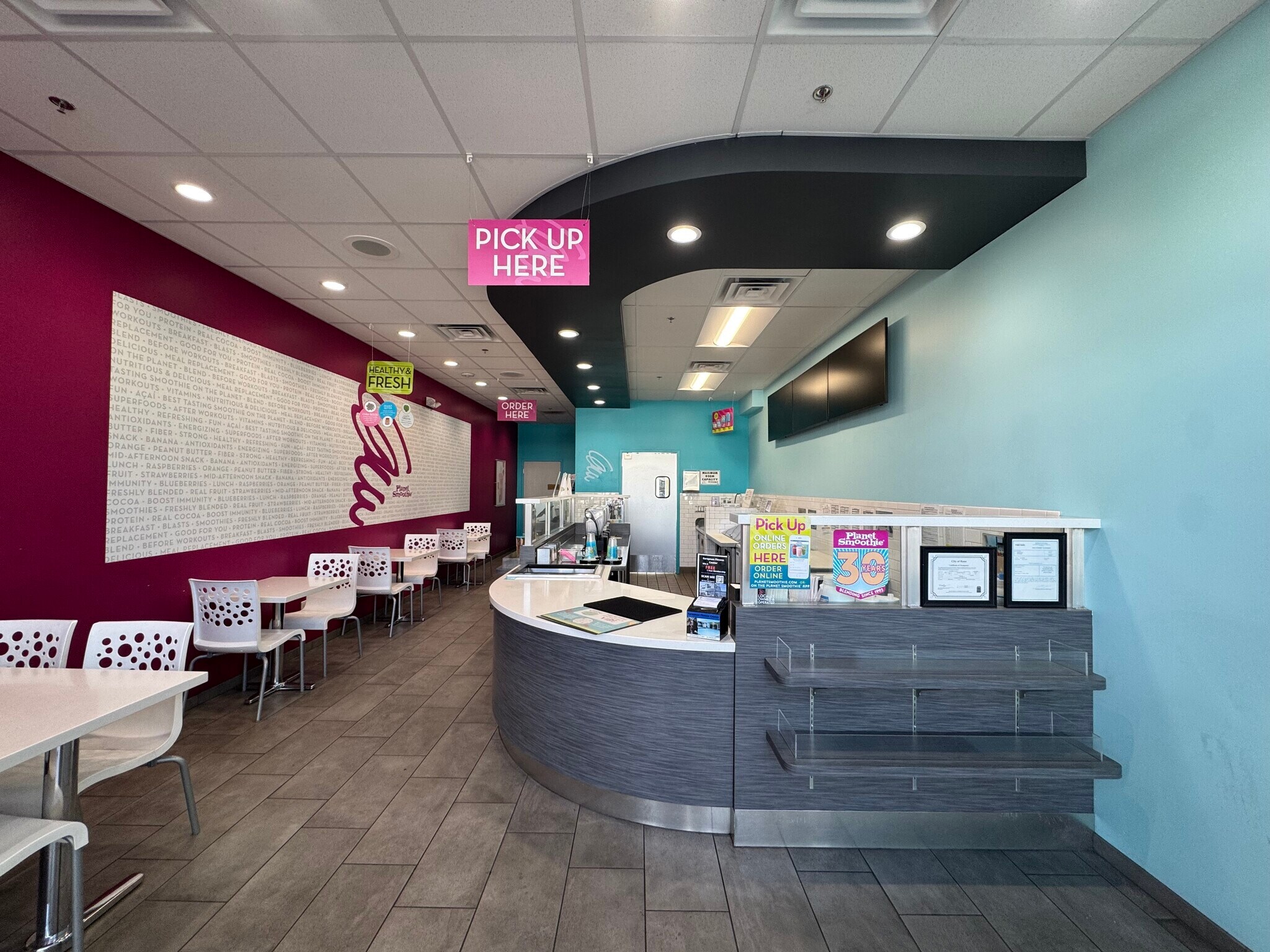 705 N Virginia St, Reno, NV à louer Photo intérieure– Image 1 sur 6