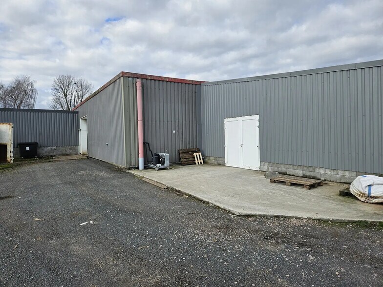 Industriel/Logistique dans Falaise à vendre - Photo de l’immeuble – Image 1 sur 5