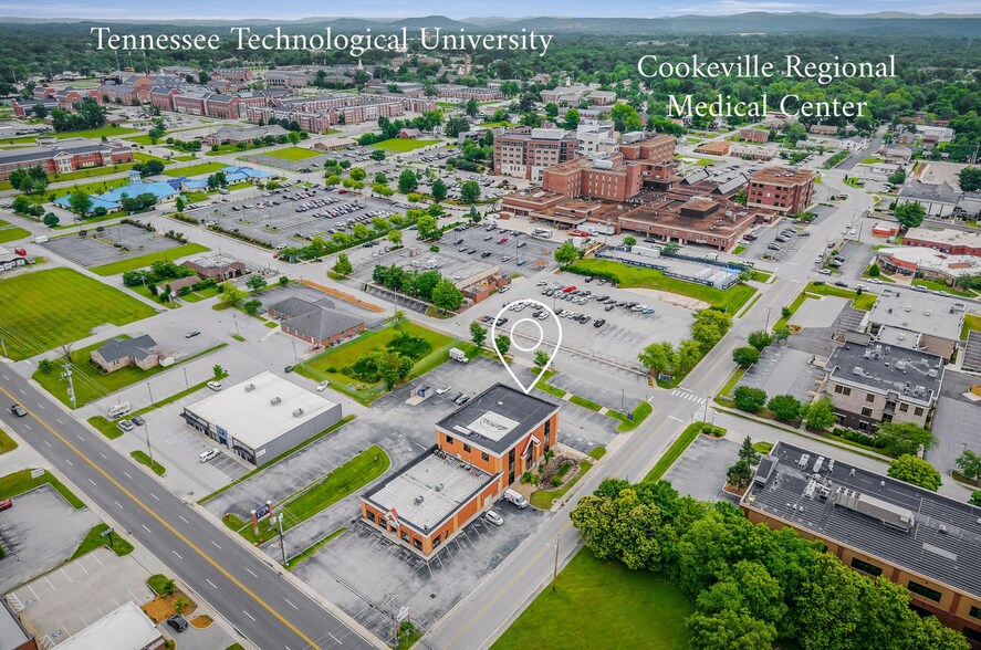 406 N Whitney Ave, Cookeville, TN à louer - Photo principale – Image 1 sur 8