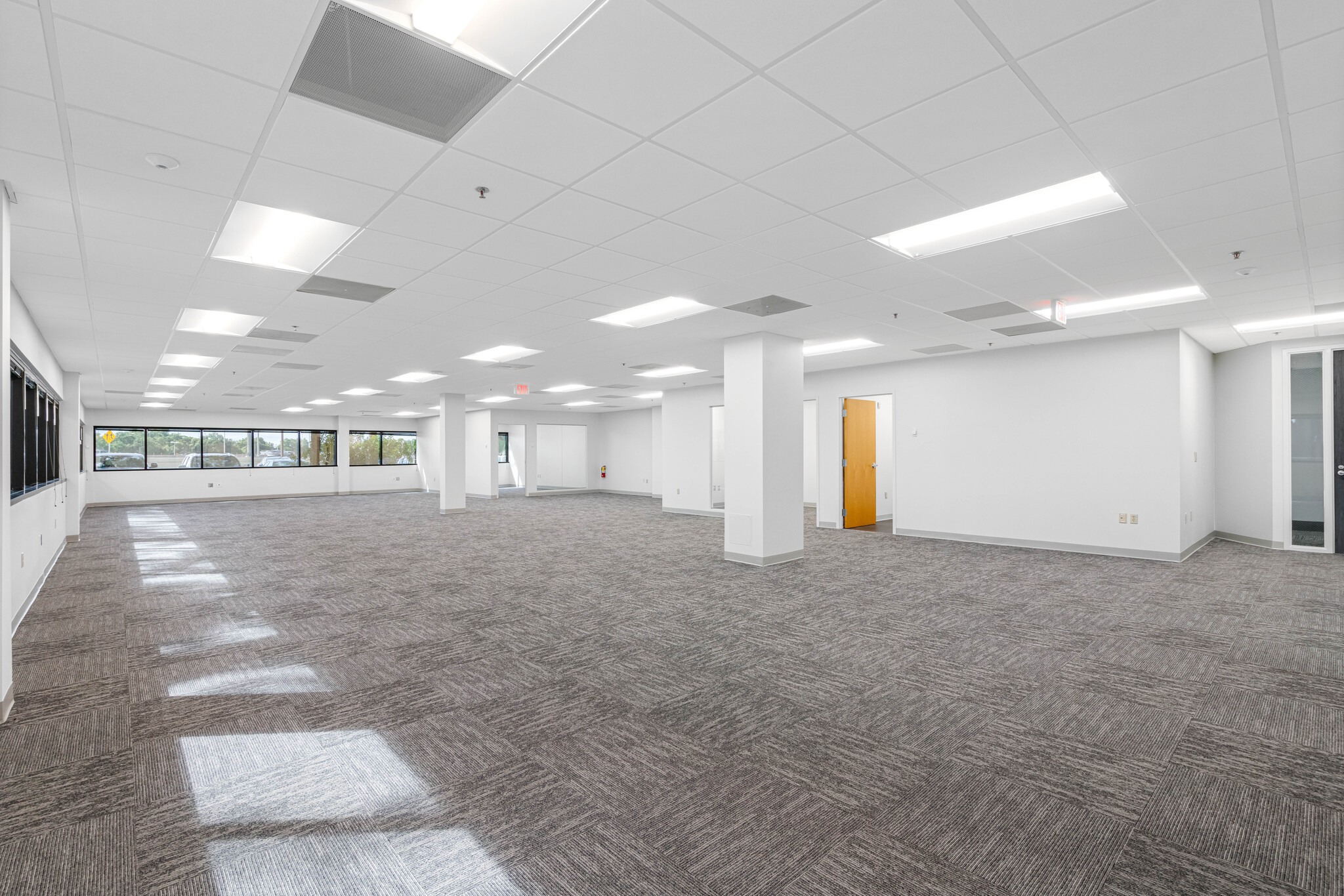 5110 Eisenhower Blvd, Tampa, FL à louer Photo intérieure– Image 1 sur 3
