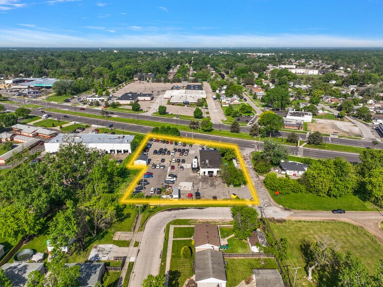 34470 Gratiot Ave, Clinton Township, MI à vendre - Photo de l’immeuble – Image 2 sur 10