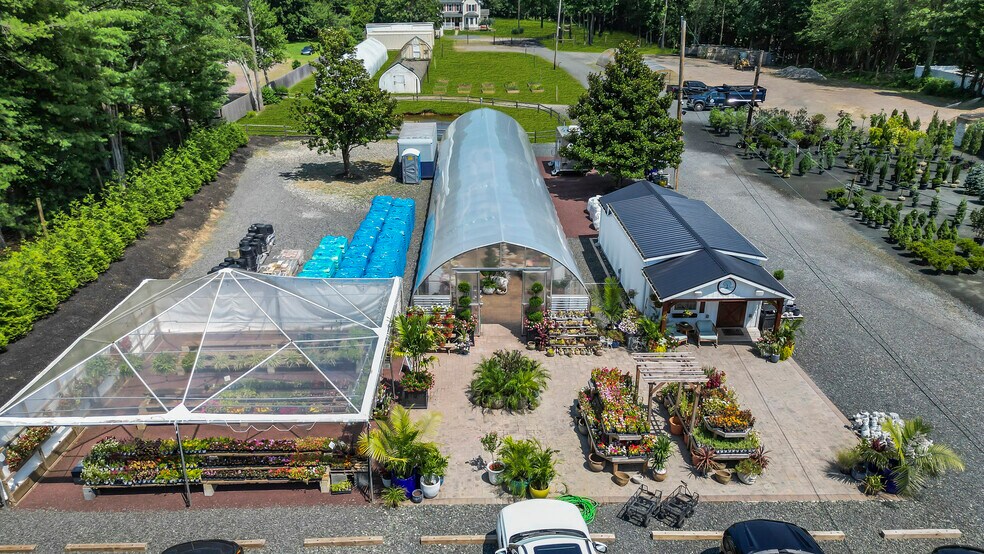 336 Everett Rd, Lincroft, NJ à vendre - Photo de l’immeuble – Image 3 sur 21