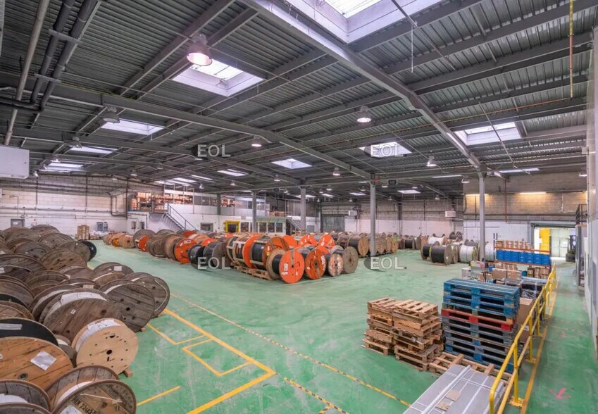 Industriel/Logistique dans Palaiseau à louer - Photo de l’immeuble – Image 2 sur 3