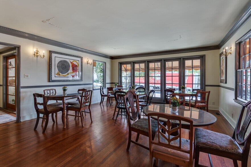 73 N Baldwin Ave, Sierra Madre, CA à vendre - Photo de l’immeuble – Image 3 sur 11