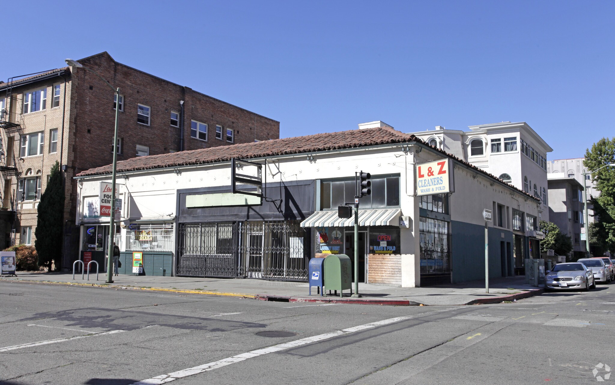1585-1593 Madison St, Oakland, CA à louer Photo principale– Image 1 sur 4