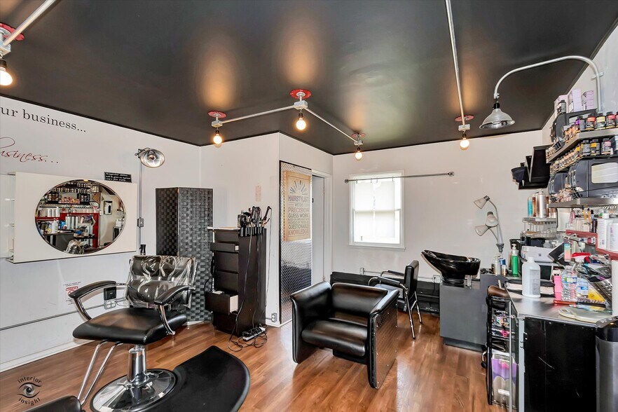 1112 E Railroad St, Sandwich, IL à louer - Photo de l’immeuble – Image 3 sur 26