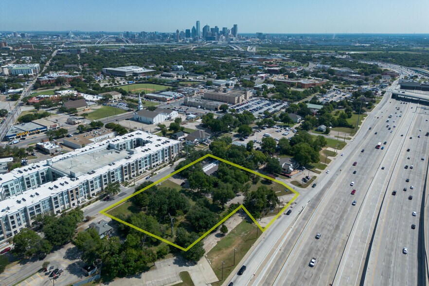 132-140 E 12th St, Dallas, TX à vendre - Photo de l’immeuble – Image 2 sur 7