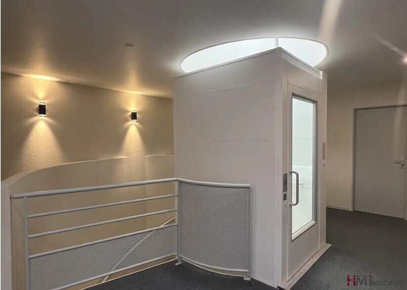 Bureau dans Mont-Saint-Aignan à louer - Photo de l’immeuble – Image 3 sur 6