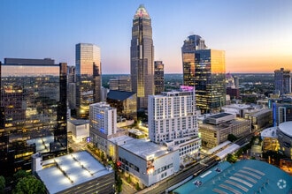 210 E Trade St, Charlotte, NC - VUE AÉRIENNE  vue de carte - Image1