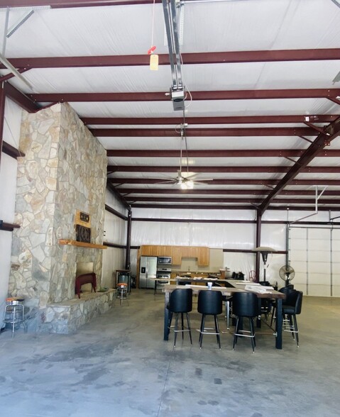 1607 Kelly Dr, Sanford, NC à vendre - Photo intérieure – Image 2 sur 9