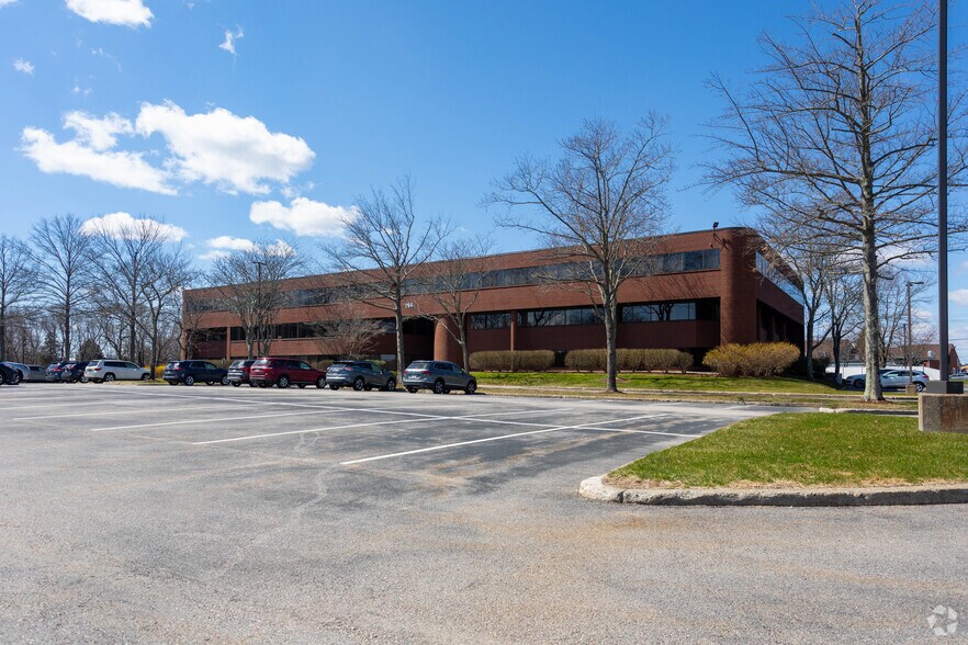 114 Turnpike Rd, Westborough, MA à louer - Photo de l’immeuble – Image 2 sur 28