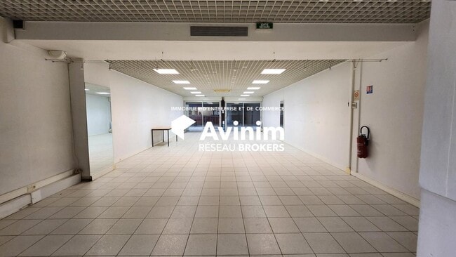 Plus de détails pour Local commercial à louer