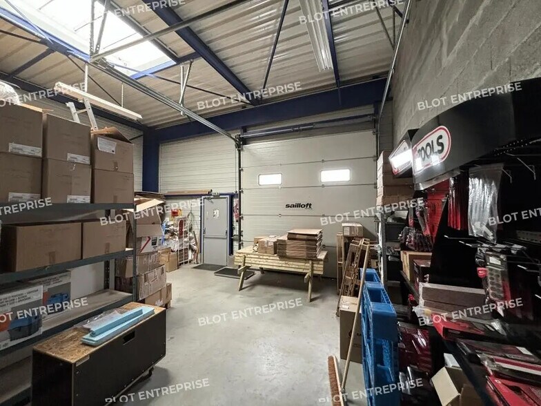 2 Rue Des Ardillaux, Casson à louer - Photo de l’immeuble – Image 3 sur 8