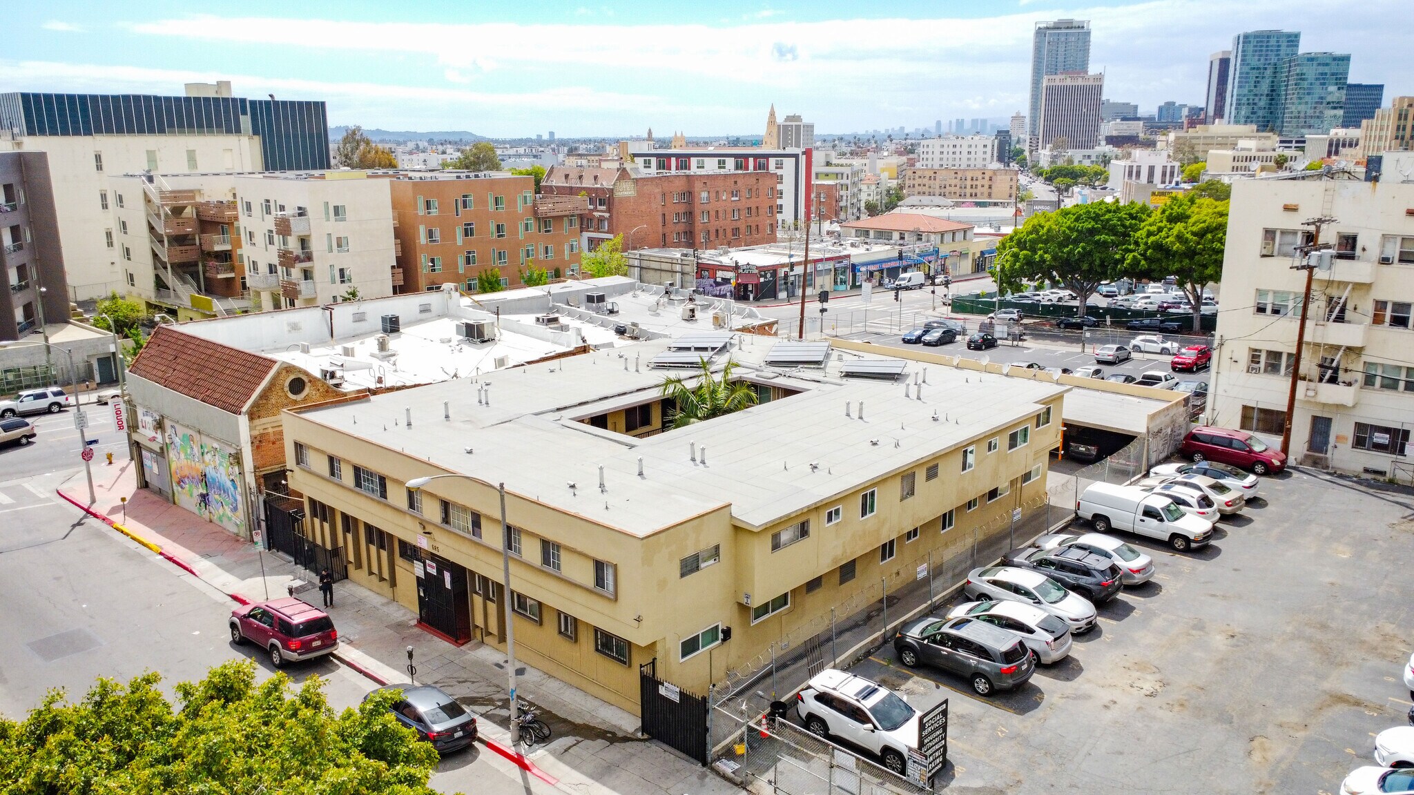 685 S Coronado St, Los Angeles, CA à vendre Photo de l’immeuble– Image 1 sur 25