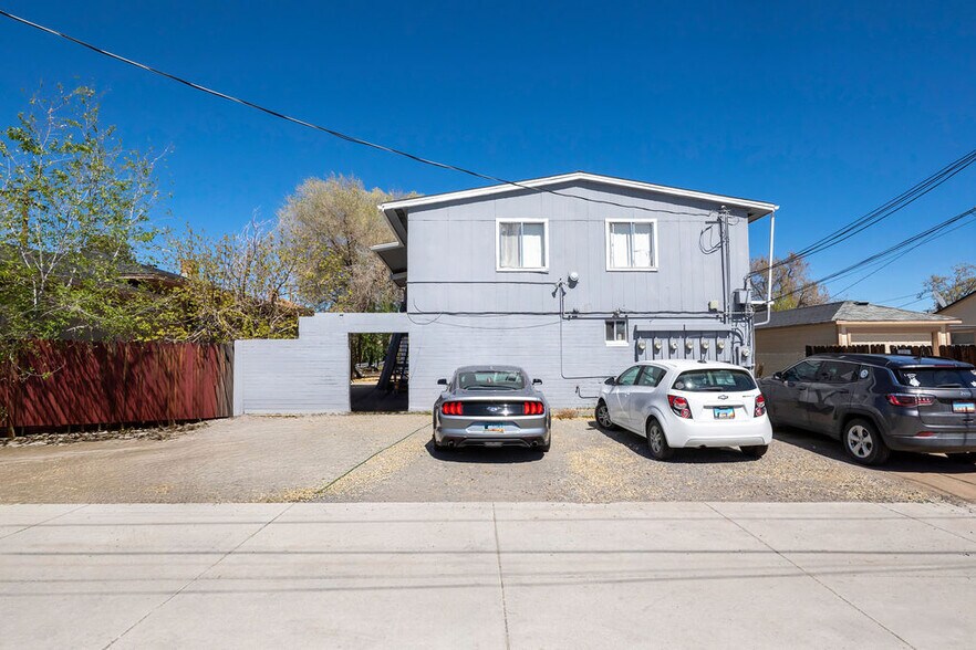 210 Claremont St, Reno, NV à vendre - Photo de l’immeuble – Image 3 sur 17