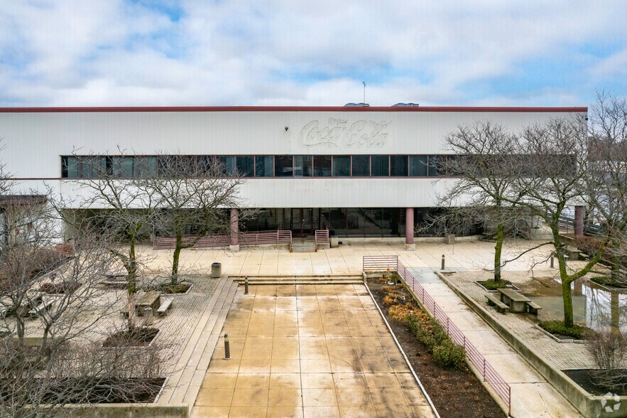 1401 N Cicero Ave, Chicago, IL à louer - Photo de l’immeuble – Image 2 sur 5