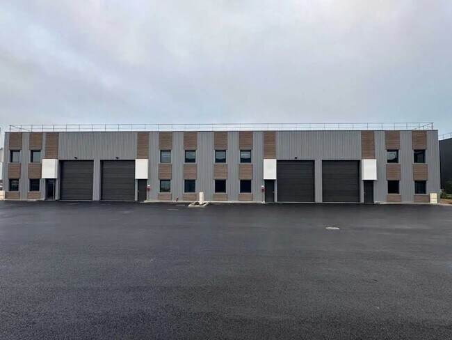Plus de détails pour Local d’activités à vendre