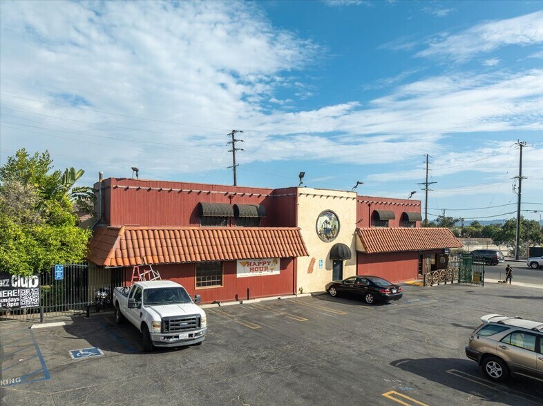 8950 Laurel Canyon Blvd, Sun Valley, CA à vendre - Photo de l’immeuble – Image 2 sur 22