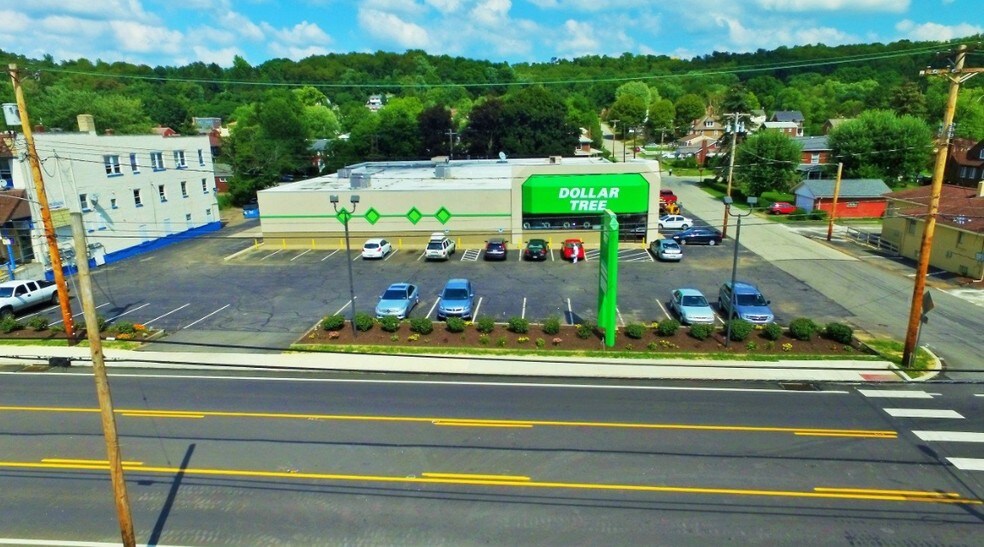 1615 Lincoln Way, White Oak, PA à louer - Photo de l’immeuble – Image 3 sur 26