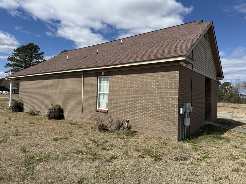 111 Fontana St, Clinton, NC à louer - Photo de l’immeuble – Image 3 sur 12