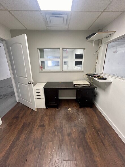 1502 W Dixie Hwy, Dania, FL à louer - Photo de l’immeuble – Image 2 sur 17