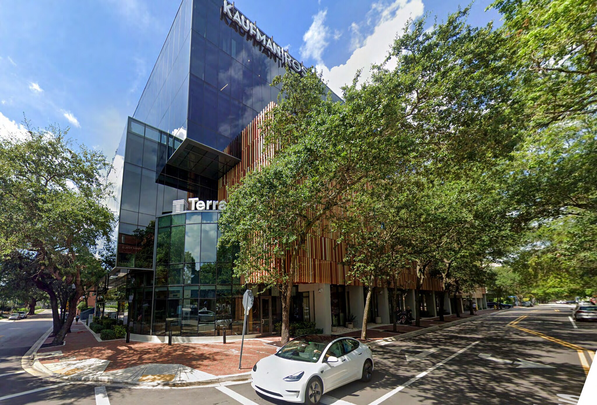 3306 Mary St, Miami, FL à louer Photo principale– Image 1 sur 7