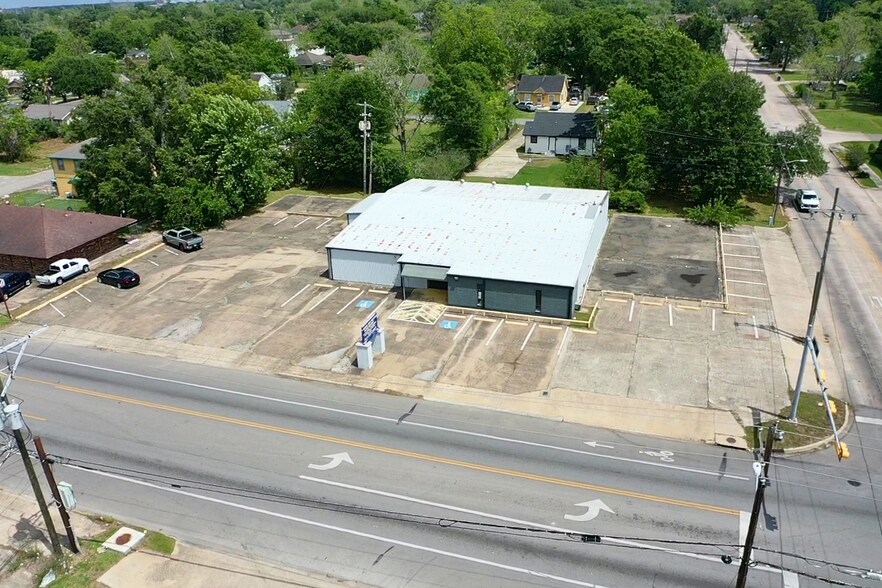 2455 S 4th St, Beaumont, TX à louer - Photo de l’immeuble – Image 2 sur 17