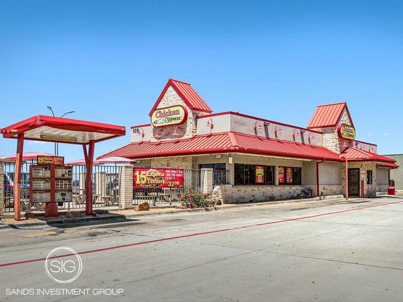 529 N Stewart St, Azle, TX à vendre - Photo de l’immeuble – Image 1 sur 5