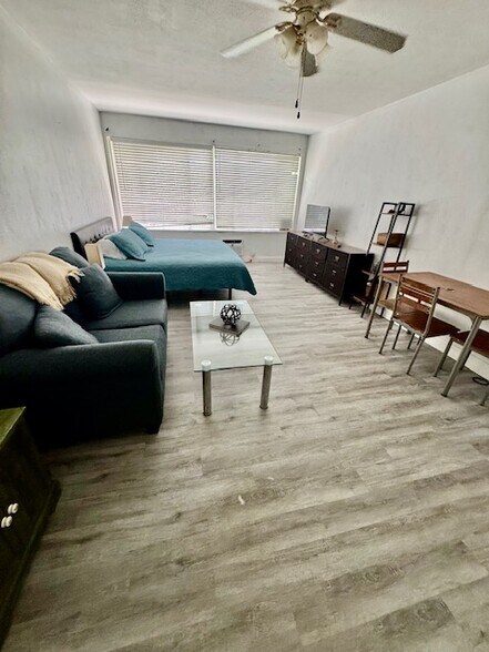 308 Monroe St, Hollywood, FL à vendre - Photo intérieure – Image 2 sur 19