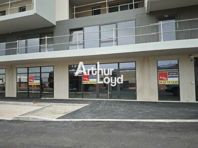 Local commercial dans Saint-Laurent-du-Var à louer - Photo de l’immeuble – Image 1 sur 6