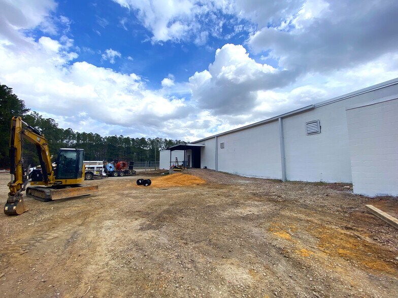 1212 F.R. Huff Dr, St Matthews, SC à louer - Photo de l’immeuble – Image 3 sur 30