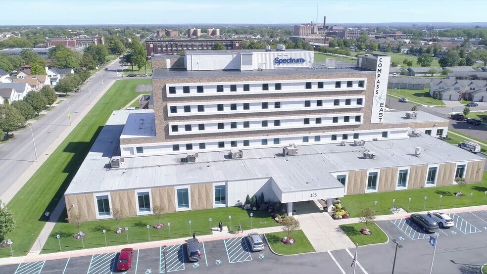 425 Michigan Ave, Buffalo, NY à louer - Vidéo sur l’annonce professionnelle – Image 2 sur 19