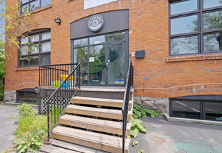 126 Catharine St, Hamilton, ON à louer Photo de l’immeuble– Image 2 sur 3