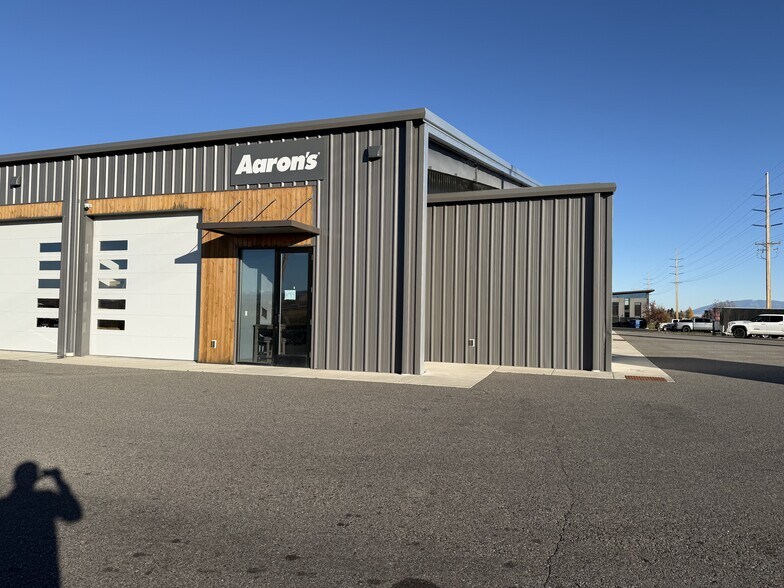 96 Laura Louise Ln, Bozeman, MT à louer - Photo de l’immeuble – Image 2 sur 2