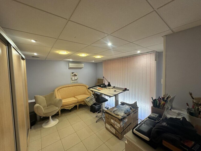 Bureau dans Puget Sur Argens à vendre - Photo intérieure – Image 3 sur 5