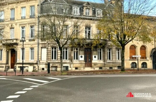 Plus de détails pour Bureau à louer