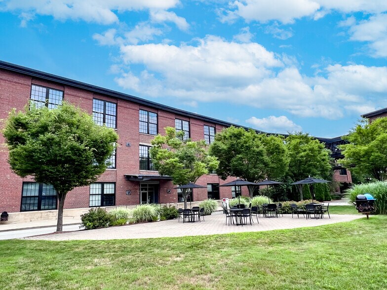313-317 Iron Horse Way, Providence, RI à louer - Photo de l’immeuble – Image 2 sur 24