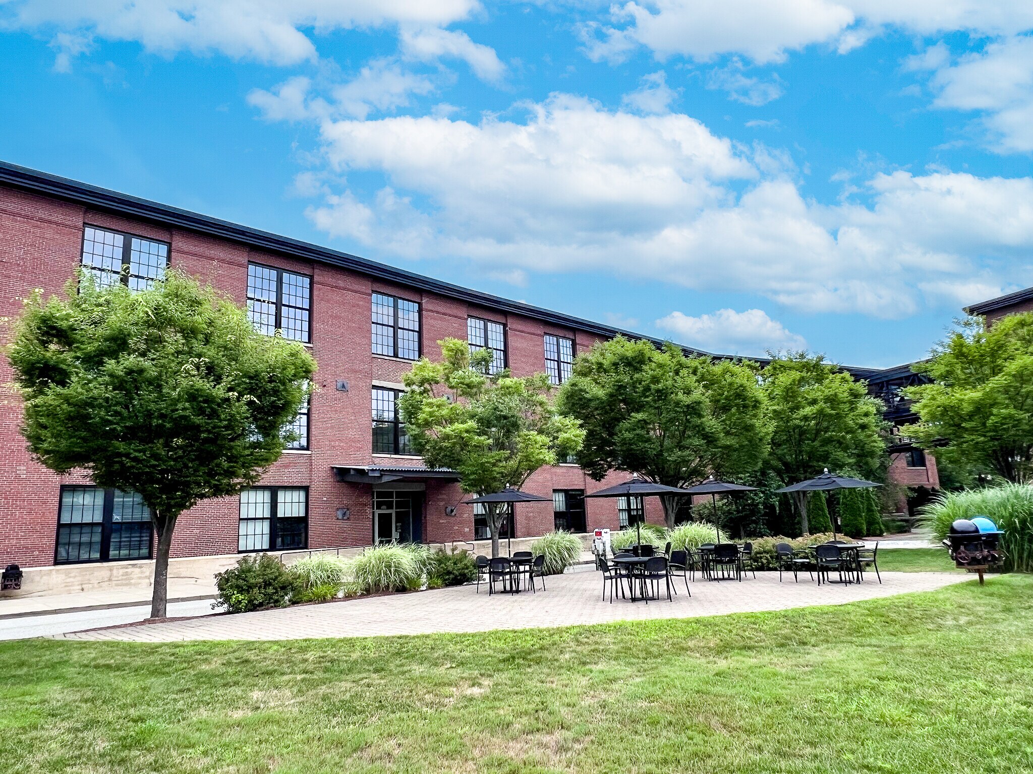 313-317 Iron Horse Way, Providence, RI à louer Photo principale– Image 1 sur 21