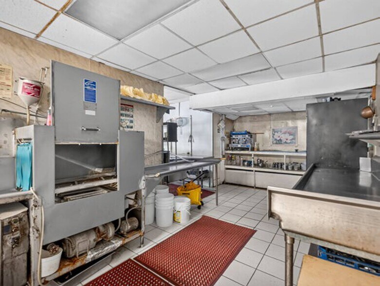 160 Lincoln Ave, Hawthorne, NJ à vendre - Photo de l’immeuble – Image 3 sur 16