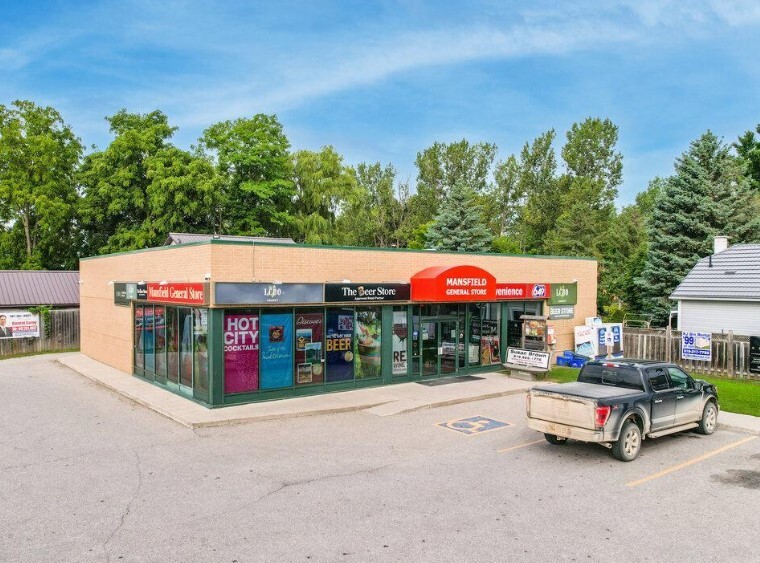 937002 Airport Rd, Mulmur, ON à vendre Photo principale– Image 1 sur 26