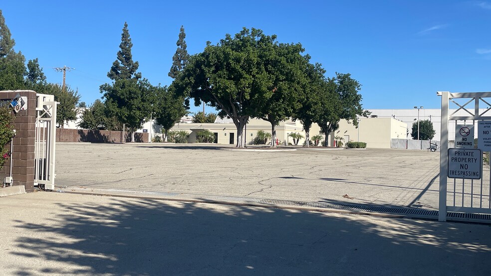 1000 Walnut Ave, Pomona, CA à louer - Photo de l’immeuble – Image 2 sur 4