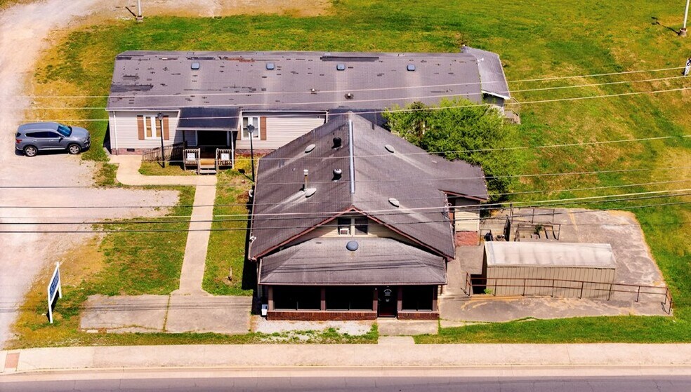 347 Thompson Rd, Pikeville, KY à vendre - Photo de l’immeuble – Image 3 sur 12