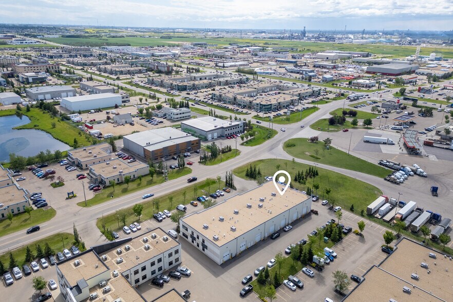 120 Pembina Rd, Sherwood Park, AB à vendre - Photo de l’immeuble – Image 3 sur 28