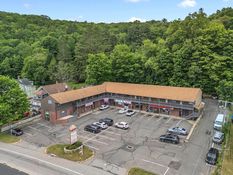300-310 S Main St, Thomaston, CT à vendre - Photo de l’immeuble – Image 3 sur 9