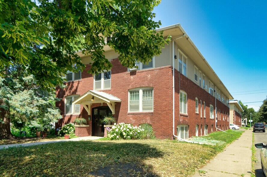 1702 Laurel Ave, Saint Paul, MN à vendre - Photo principale – Image 1 sur 27